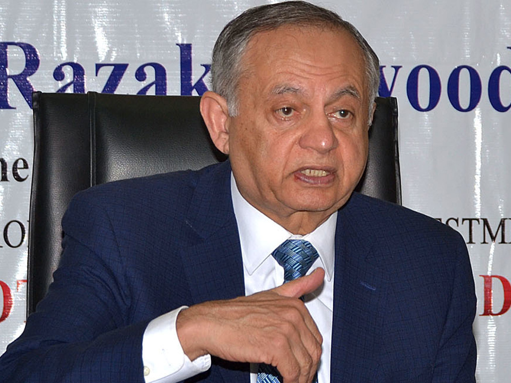 Govt committed to reviving sick textile units: Dawood
