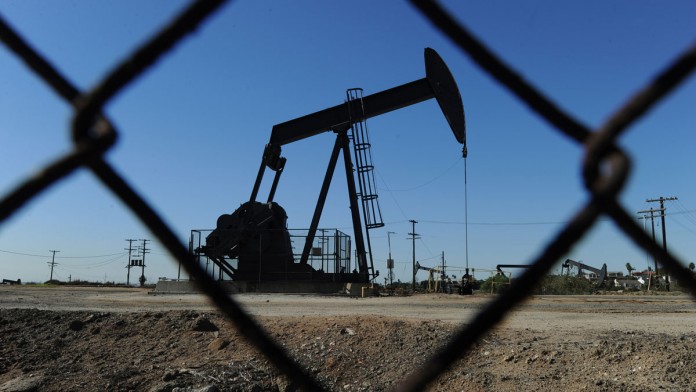 Oil prices sink as quick Saudi output recovery seen