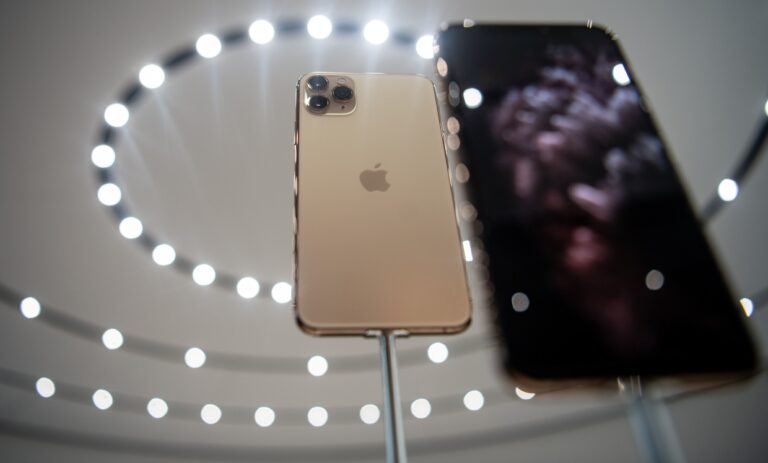 Apple’s new, lower priced iPhone draws tepid response in Asia