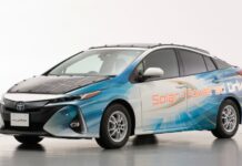 Toyota tests solar-powered Prius in quest for plugless electric car