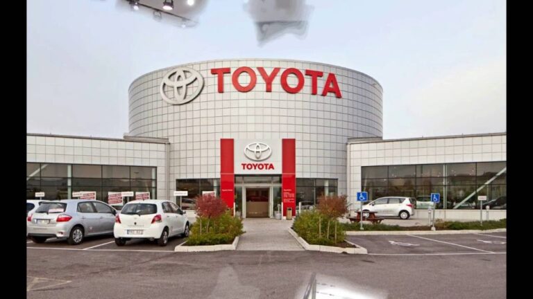 Toyota to recall cars in China over airbag defects
