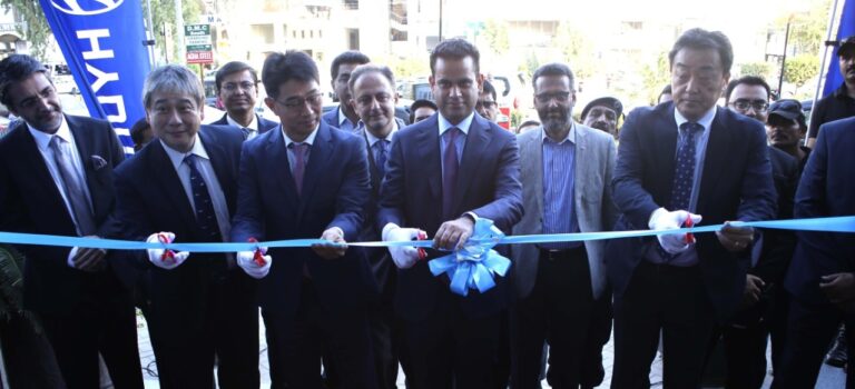 Hyundai opens digital store in Karachi, unveils ‘Ioniq’ hybrid car