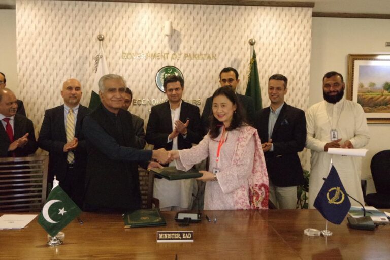 ADB, Pakistan sign $200m loan agreement to expand BISP outreach