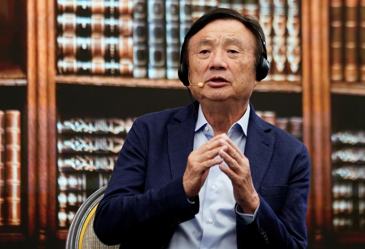 'Huawei not yet talking directly with US firms to licence 5G'