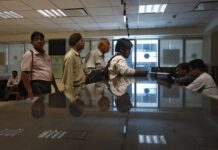 Indian tax officials find Modi’s targets too taxing, some quit