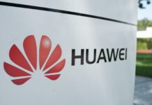 Huawei plays down impact of new US licence extension