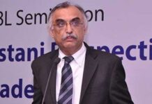 FBR chief urges traders to help curtail smuggling