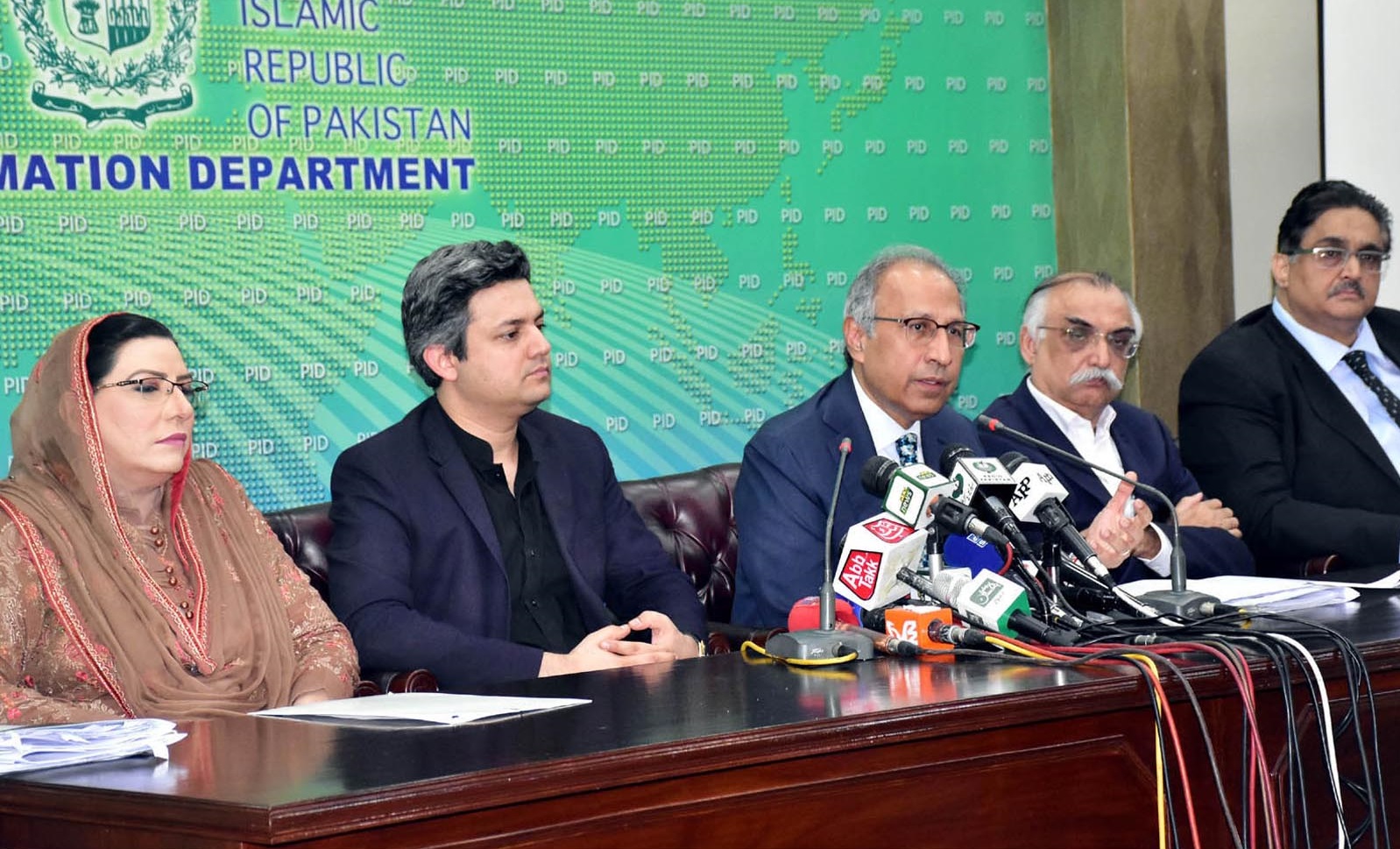 Govt announces Rs200bn package for exporters