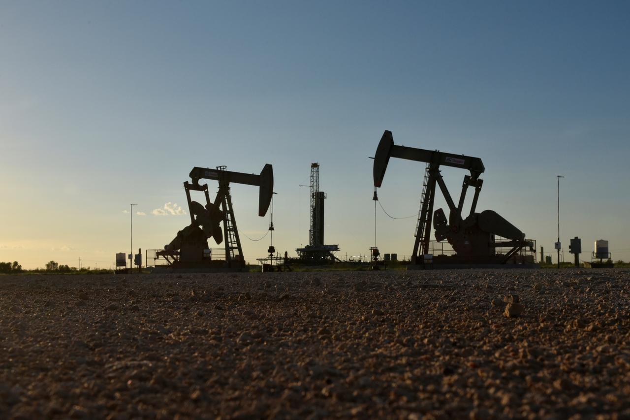 Oil hovers near three-month highs on trade progress, lower inventories
