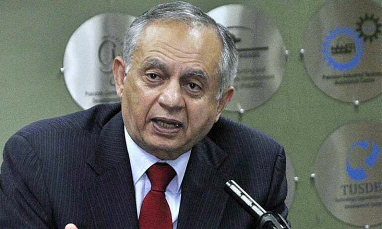 Dawood sees ‘surge’ in exports as reason behind economic growth Dawood sees ‘surge’ in exports as reason behind economic growth