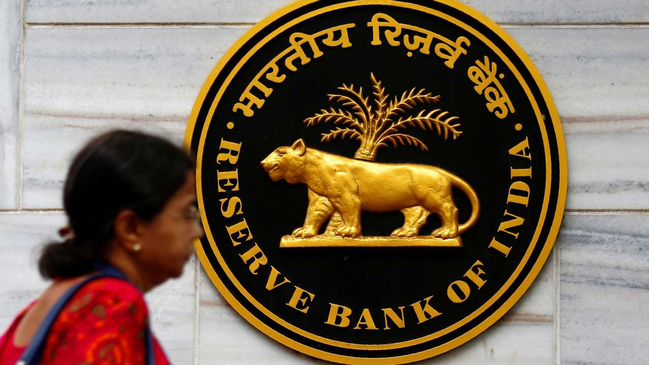 India seen making sixth interest rate cut, but no cure for economy's ills