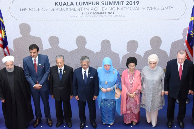 Muslim nations consider gold, barter trade to beat sanctions