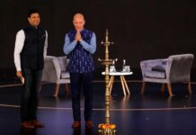 Amazon to invest $1bn to help digitise small businesses in India