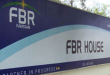 Govt imposes severe penalties on smuggling gold, currency abroad