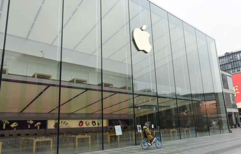 Apple to delay reopening of retail stores in China