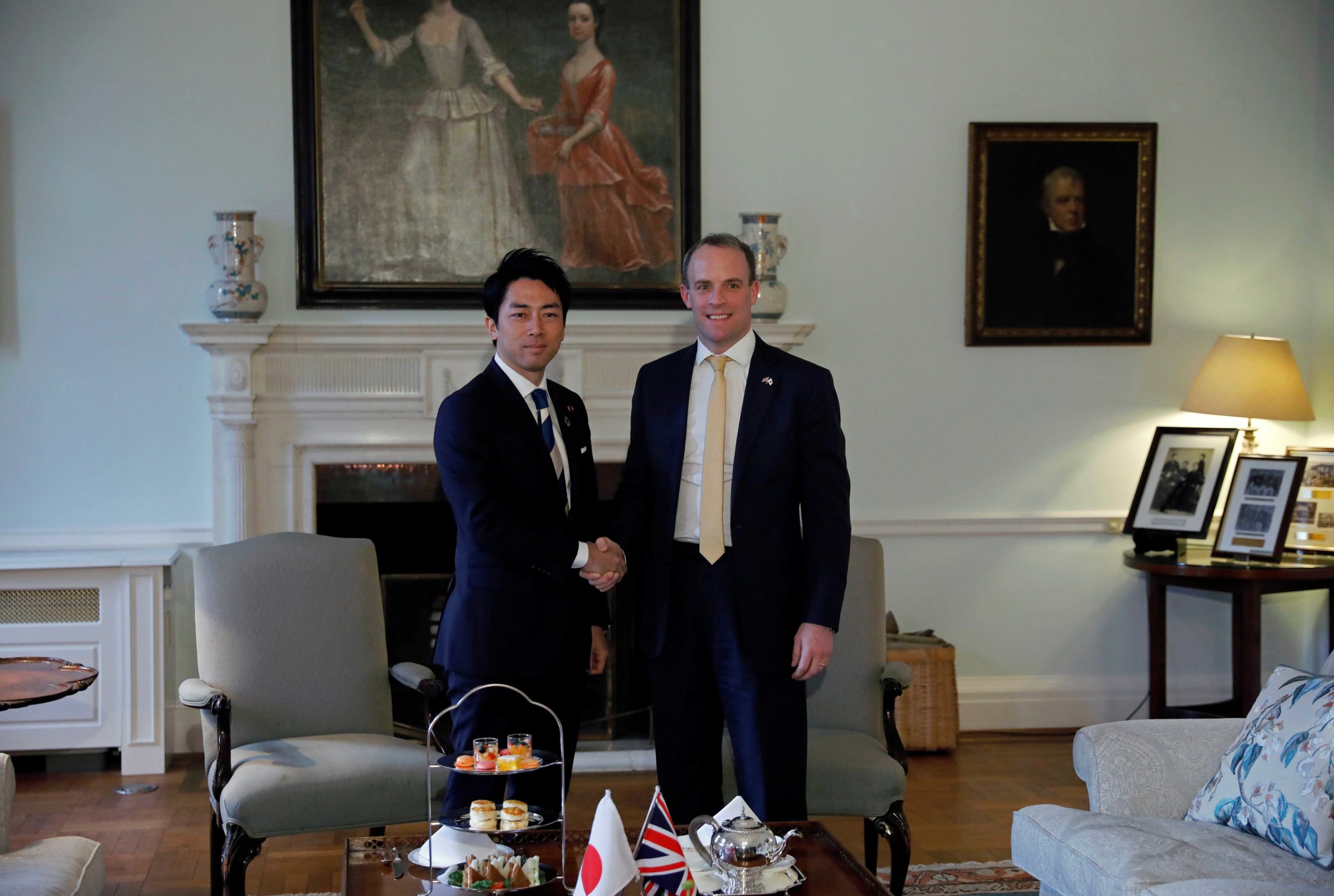 UK seeks 'ambitious' trade deal with Japan