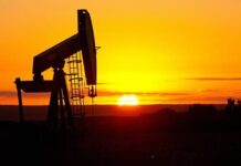 Oil falls as coronavirus gains territory