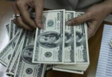 Foreign outflows cross $700m in March: SBP