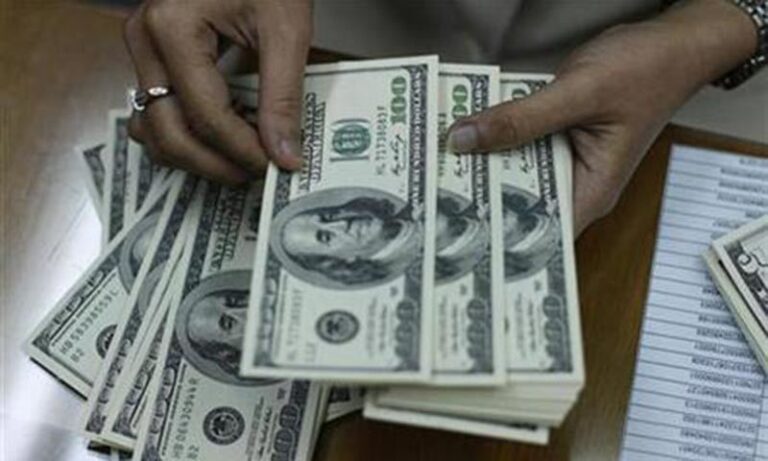 Foreign outflows cross $700m in March: SBP
