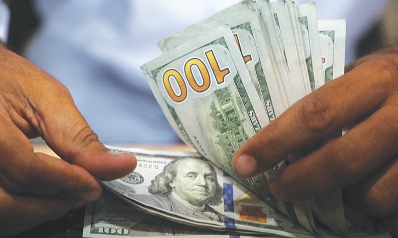 Dollar continues to rise, reaches Rs158.4 in interbank market
