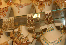 Over Rs 1 billion worth of gold goes missing from jewellery shop in Lahore Artificial jewellery