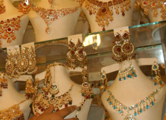 Over Rs 1 billion worth of gold goes missing from jewellery shop in Lahore Artificial jewellery