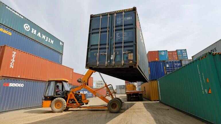 Exports cross $2bn for seventh consecutive month
