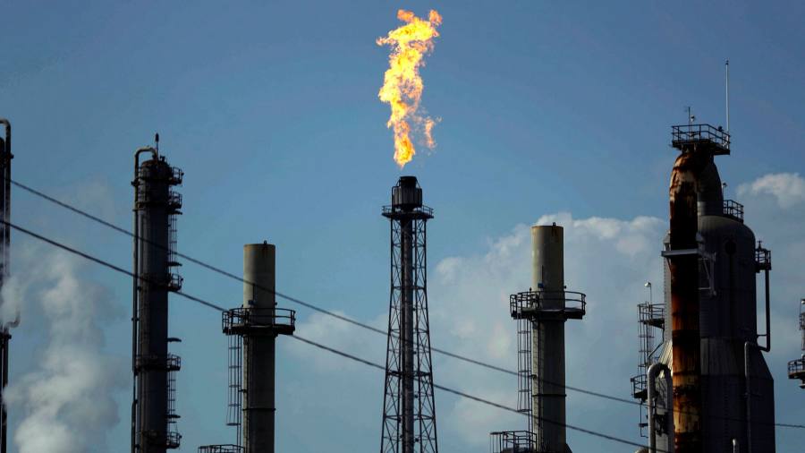 KP demands Rs1,000 per barrel royalty on oil from centre