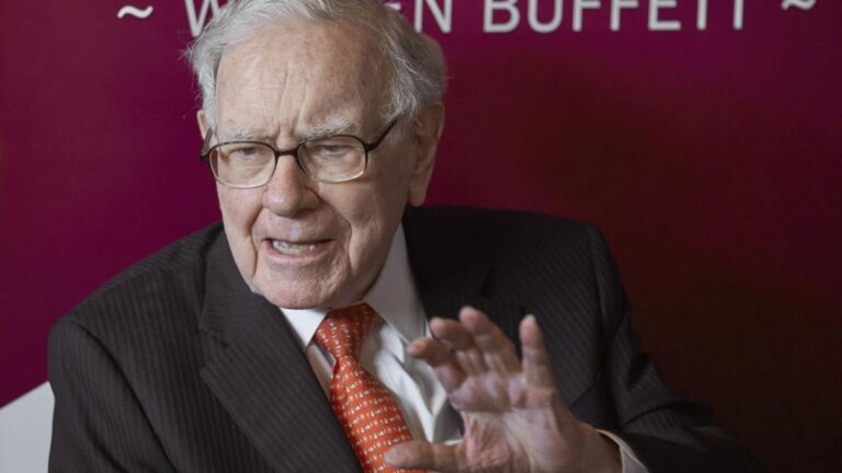 Buffett’s Berkshire posts nearly $50bn loss on coronavirus