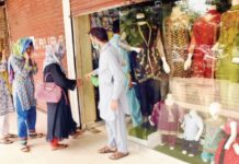 Ignore SOPs and entire market will be shut down, govt warns traders