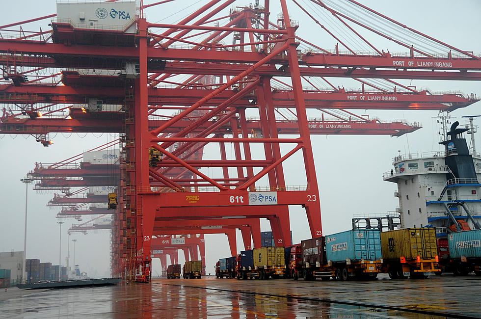US trade gap surges to $44.4bn as virus slams commerce