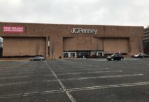 On eve of bankruptcy, US firms shower execs with bonuses