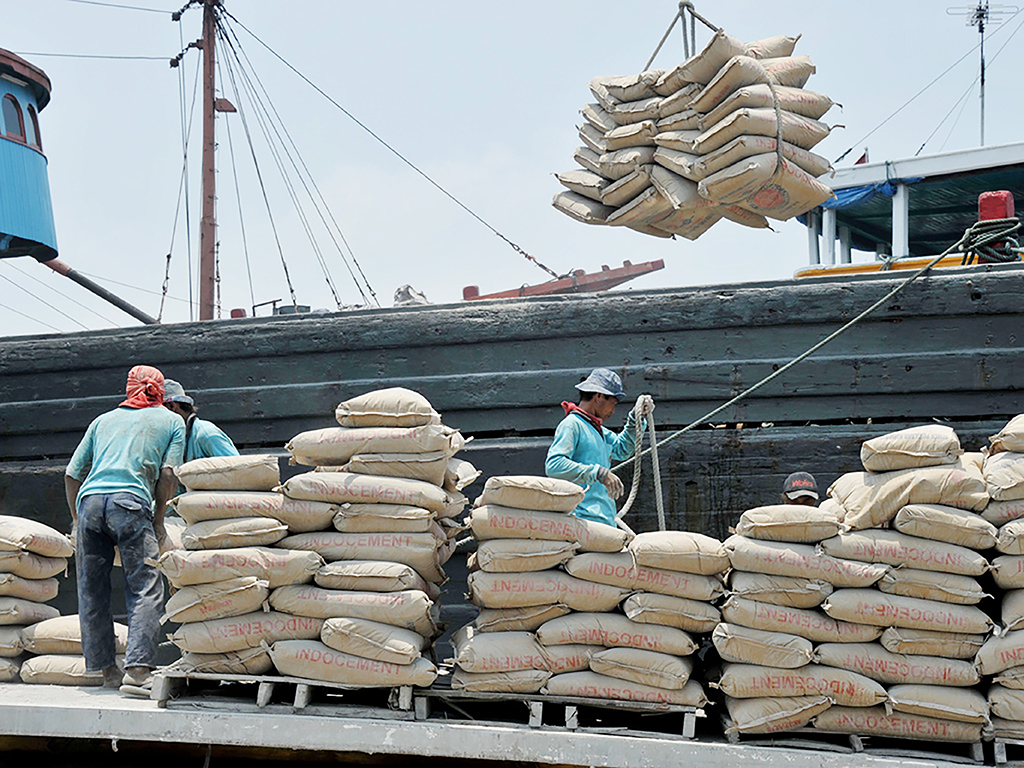CCP raids Lahore offices of cement manufacturers' association