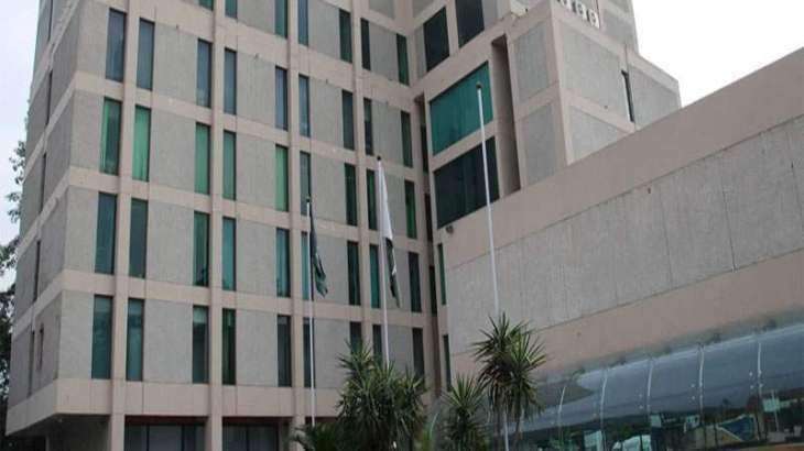 Business community opposes lockdown, suggests safety measures