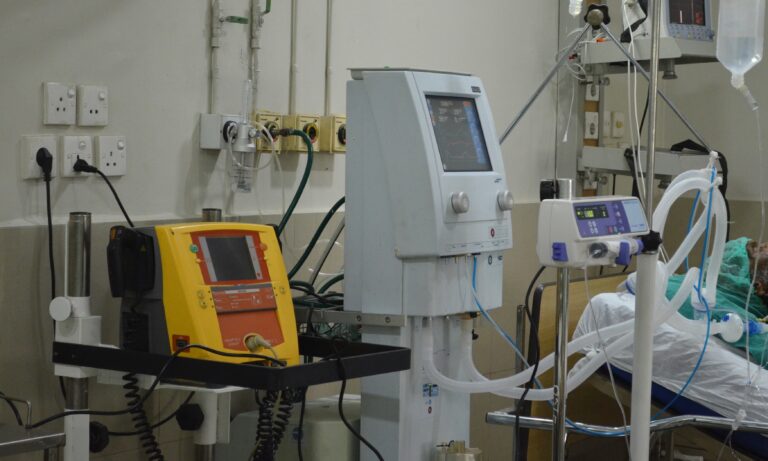 US donates 100 more ventilators to Pakistan
