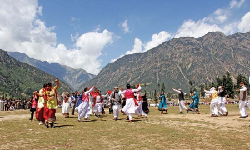Covid-19: KP starts receiving tourists after restaurants, hotels allowed to operate
