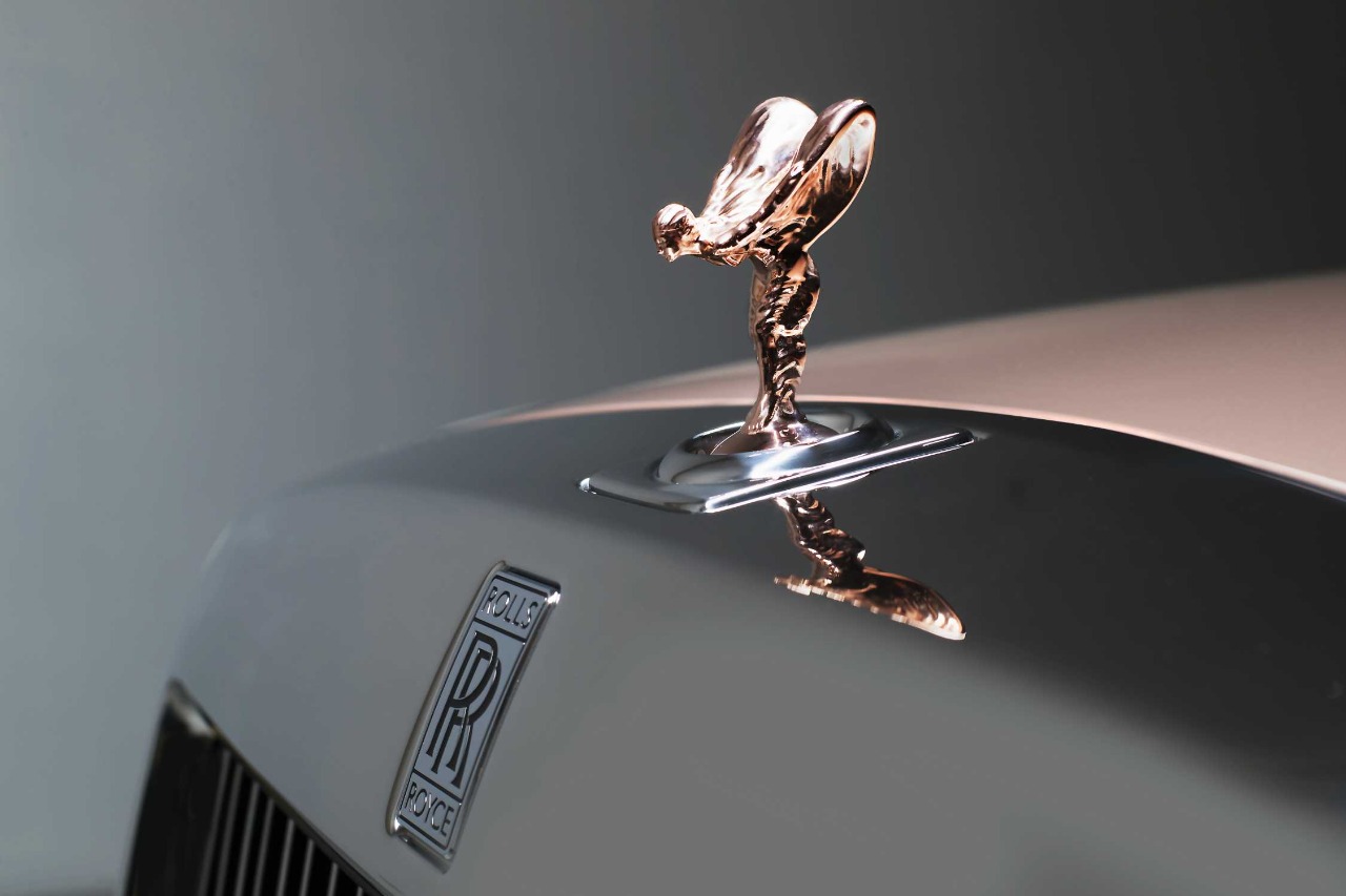Rolls-Royce shares hit 16-year low on mooted $3 billion equity raising
