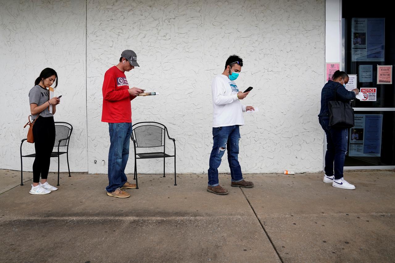 US weekly jobless claims stuck at higher levels
