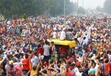 Hindu-Muslim riots expose risk at major Indian business hub