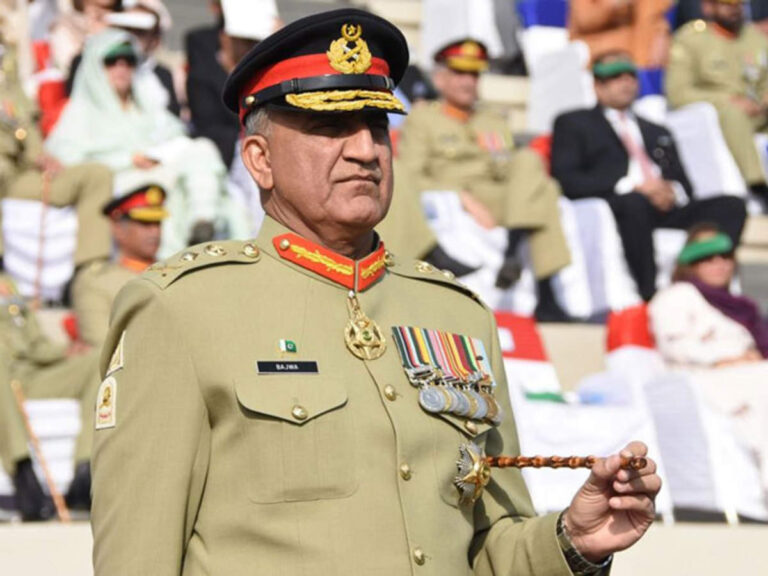 COAS promises support for businessmen of rain-struck Karachi