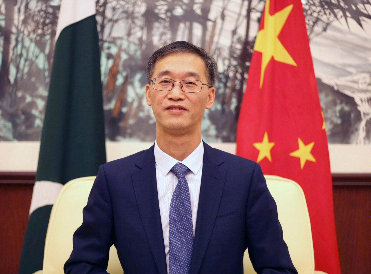 'CPEC on track, but Pakistan needs to employ Chinese experts'