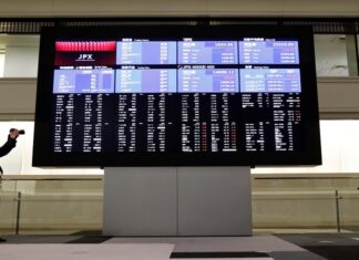 Stocks crumble as hopes fade for imminent Fed rate cut