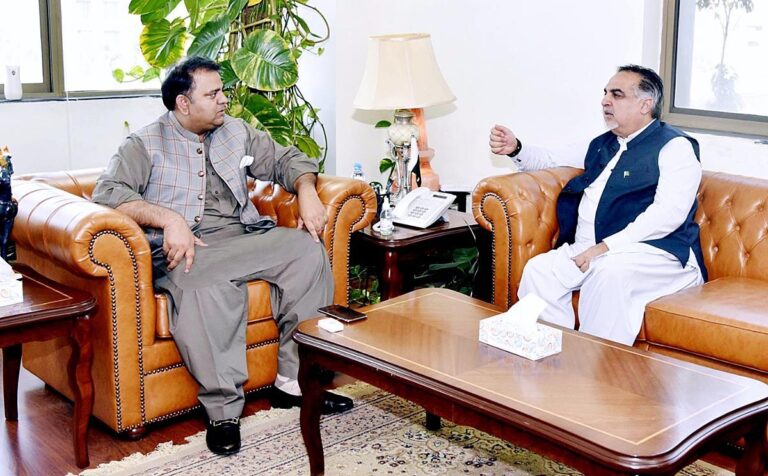 Fawad offers support for electric buses in Karachi