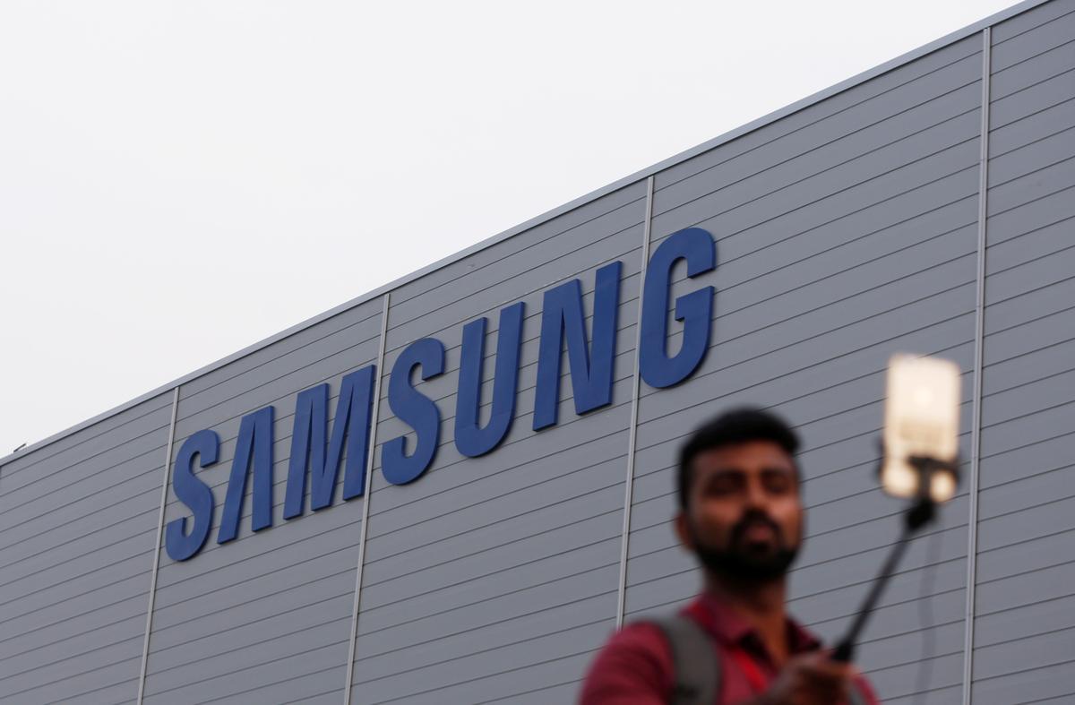 Samsung likely to post 35pc surge in third-quarter profit as smartphone sales recover