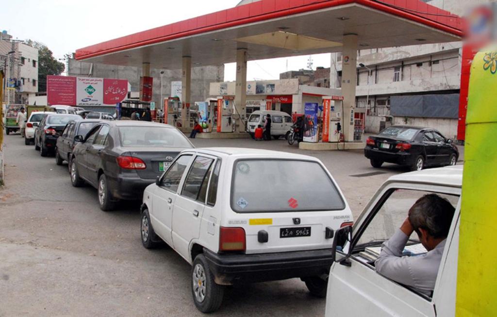 Conversion of CNG vehicles to RLNG to cut oil import bill by 20pc: PEW