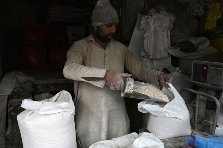Flour prices in Karachi rise twice in a week