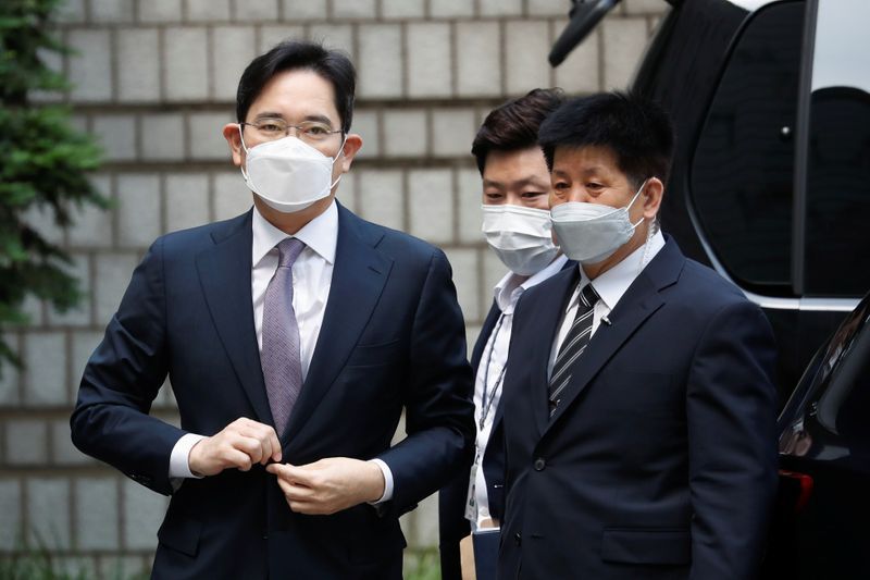 Trial begins in Samsung leader's suspected fraud, stock manipulation case