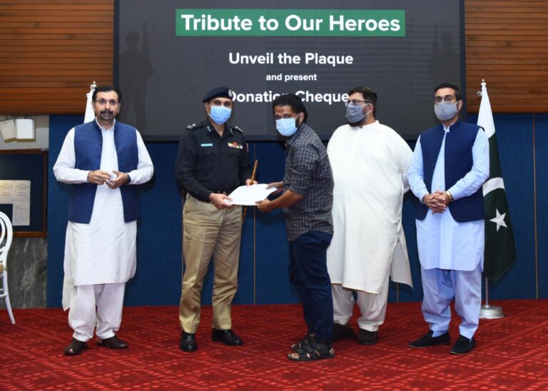 PSX honours ‘heroes’ who foiled June 29 terrorist attack