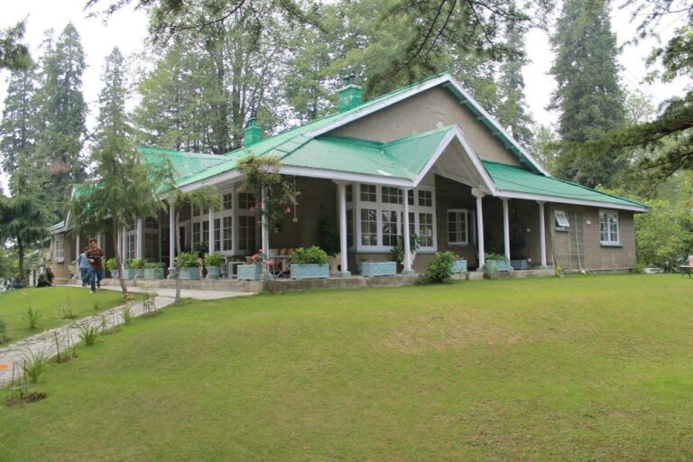KP govt approves handing over five more rest houses to tourism authority