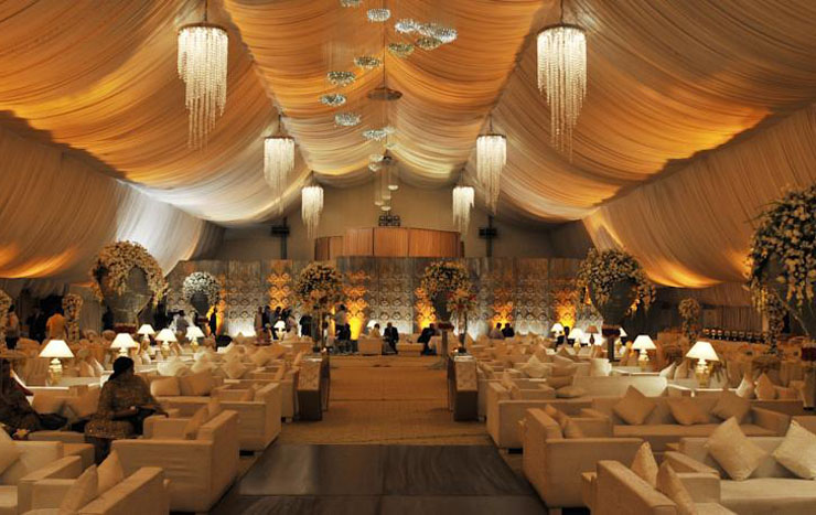 Wedding industry refuses to shut down in defiance of govt order
